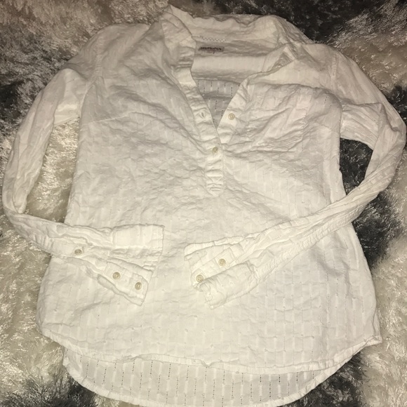 Textured white collared blouse - Picture 2 of 3